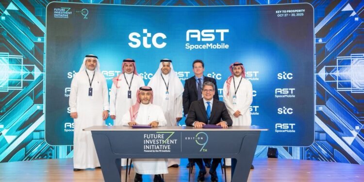 stc توقع اتفاقية تاريخية مع AST SpaceMobile لتوفير الاتصال الفضائي المباشر للأجهزة المحمولة في المملكة والمنطقة