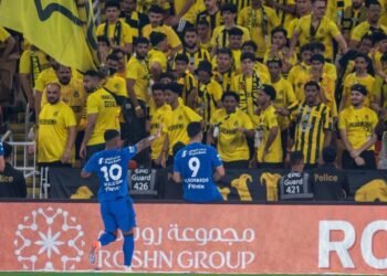 الزعيم يتألق مجددًا.. الهلال يضرب الاتحاد بثنائية نظيفة