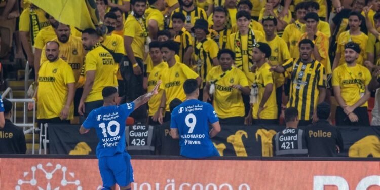 الزعيم يتألق مجددًا.. الهلال يضرب الاتحاد بثنائية نظيفة