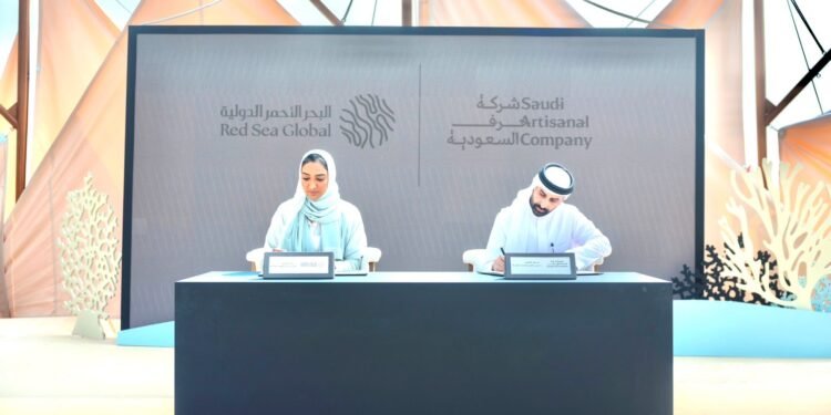 شركة حِرف السعودية وشركة البحر الأحمر الدولية توقعان مذكرة تفاهم لتطوير وتمكين القطاع الحرفي