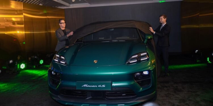 بورشه السعودية تطرح ثلاث سيارات حصرية بطابع عربي ضمن مجموعة “مَكان الجوهرة “