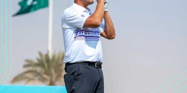 الأمير خالد الفيصل يكتب التاريخ ويفوز بلقب الروّاد في البطولة العربية للجولف بالرياض.