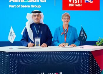 المسافر و فيزيت بريتن يعززان شراكتهما في معرض سوق السفر العالمي في لندن لتعزيز السياحة من السعودية إلى بريطانيا