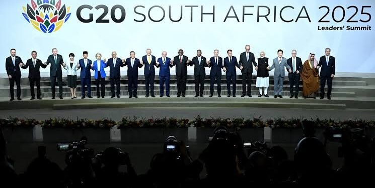 رامافوزا يصف قمة العشرين بـ “الأسطورية” ويسلم الرئاسة للولايات المتحدة