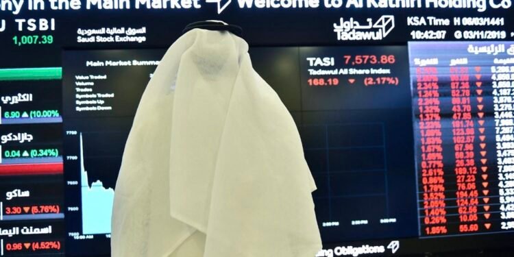 بورصات الخليج تغلق على ارتفاع: آمال بخفض أسعار الفائدة تدعم المكاسب