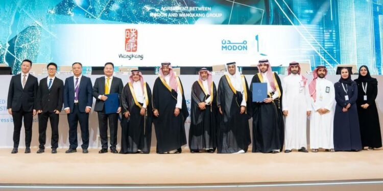 “مدن” توقع عقوداً ومذكرات تفاهم بـ 8.8 مليار ريال لتطوير مشروعات صناعية ولوجستية