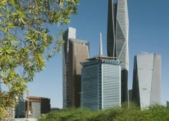 نمو “قياسي” للاقتصاد غير النفطي يدعم تثبيت تصنيف السعودية عند «Aa3» من “موديز”