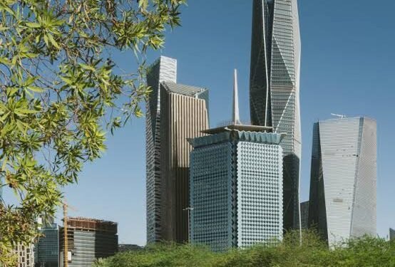 نمو “قياسي” للاقتصاد غير النفطي يدعم تثبيت تصنيف السعودية عند «Aa3» من “موديز”