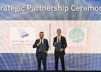 المملكة العربية السعودية تطلق مشروعاً رائداً لتحويل نفايات التحلية إلى ثروة: إزالة الكربون وتعزيز الأمن المائي