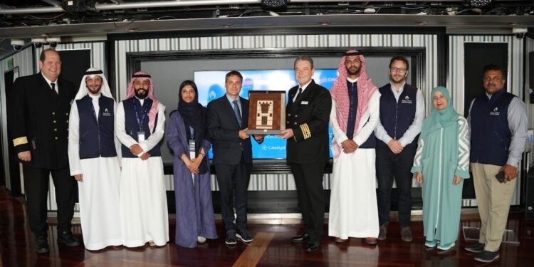 كروز السعودية تستقبل أولى رحلات سيليستيال في جدّة بمراسم تبادل الدروع الترحيبية