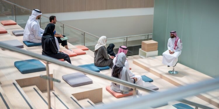 المسار الشامل للتعليم تواصل دعم الكفاءات السعودية استعدادًا لوظائف المستقبل.