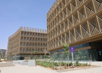 “STC سكوير” يترقب الانتهاء: مجمع متعدد الاستخدامات يضيف 140 ألف م2 لتطوير حي المرسلات في الرياض