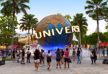 يونيفرسال” يقترب من الرياض: دراسات لإنشاء منتزه ترفيهي عالمي في القدية