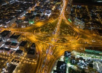 بـ 8 مليارات ريال.. الهيئة الملكية لمدينة الرياض تطلق مشاريع “المجموعة الثالثة” لتطوير محاور الطرق.