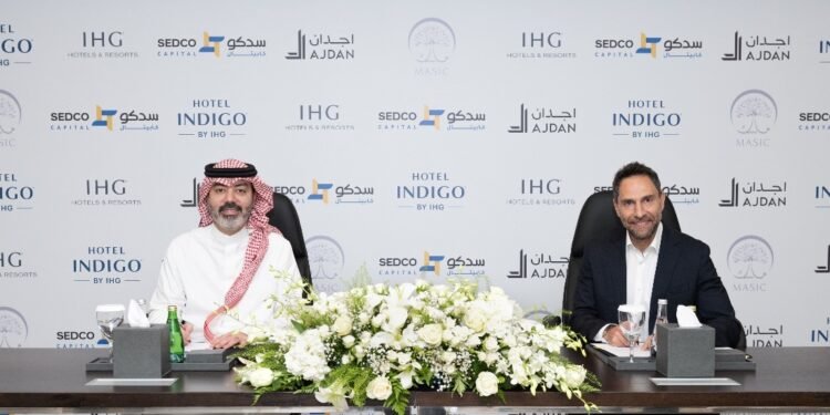 مجموعة فنادق ومنتجعات IHG توقع اتفاقية إدارة مع شركة سدكو كابيتال لإطلاق فندق إنديغو جراند سكوير جدة