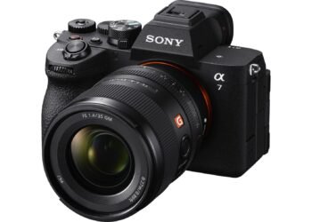 سوني تطلق كاميرا α7 V وعدسة FE 28-70mm OSS II في السعودية مدعومة بالذكاء الاصطناعي