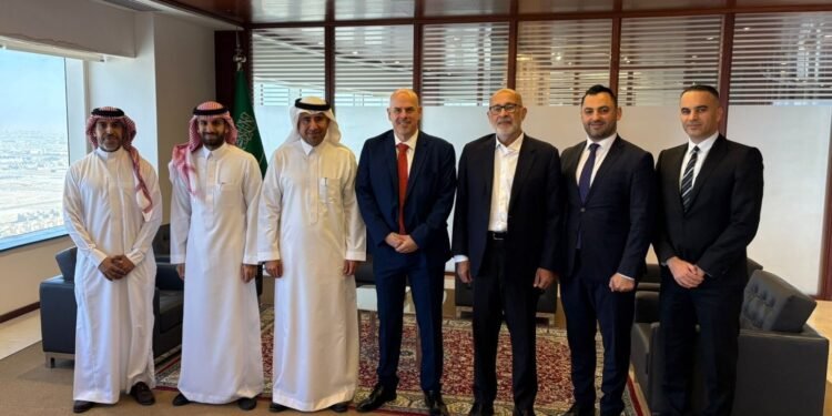 ​مجموعة الراجحي الطبية تتبنى تقنيات “أوراكل” السحابية والذكاء الاصطناعي لقيادة التحول الرقمي الصحي في المملكة.