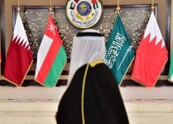 دول الخليج تواصل قيادة النمو الاقتصادي بدعم من القطاعات غير النفطية.