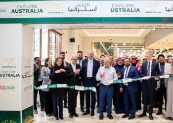 وزير التجارة والسياحة الأسترالي السيناتور دون فاريل يزور لولو هايبرماركت.