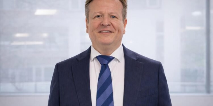 مجموعة سوميه التعليمية تُعيّن “سبنسر كولز” في منصب الرئيس التنفيذي الجديد