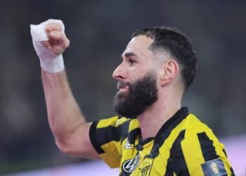 أغادر مرفوع الرأس”.. بنزيما يودع الاتحاد ليرتدي قميص الهلال.