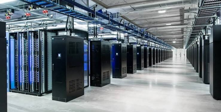 تحرك البيت الأبيض لاحتواء “فاتورة الذكاء الاصطناعي”: ضغوط على شركات التقنية لحماية المستهلكين