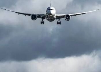 إغلاق جوي واسع بالمنطقة مع تصاعد التوتر العسكري.. مخاوف من إطالة التعطيل وخسائر اقتصادية متزايدة