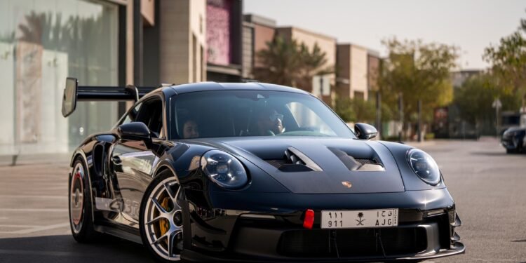 بورشه توسّع حضورها في المملكة العربية السعودية بافتتاح متجر Porsche Now المؤقت في واجهة روشن بالرياض