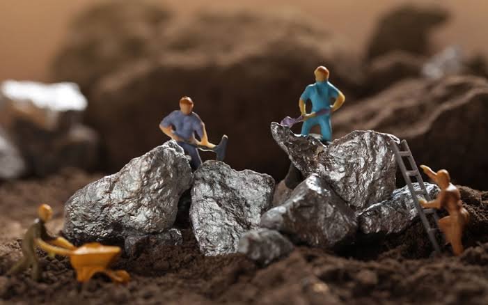 العاشر عالميا المملكة تتقدم في في مؤشر جاذبية الاستثمار التعديني