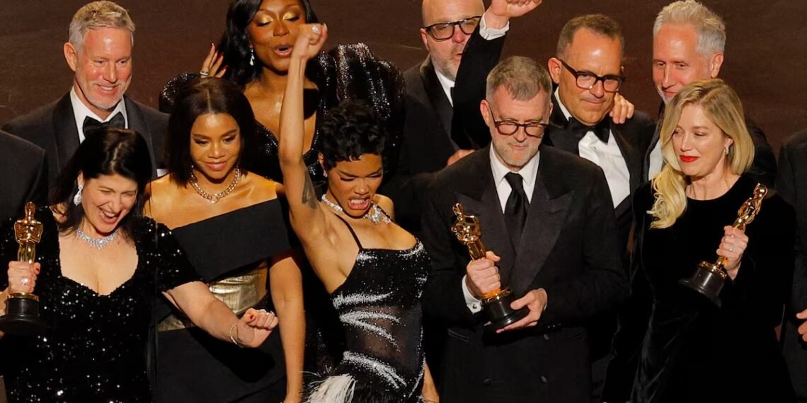 “وان باتل أفتر أناذر” يحسم أوسكار أفضل فيلم متفوقاً على “سينرز” في حفل توزيع جوائز الأوسكار