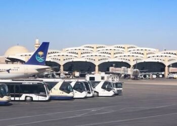 مطار الملك خالد الدولي يتصدر المشهد العالمي: “الأفضل تطوراً في العالم” لعام 2026.