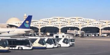 مطار الملك خالد الدولي يتصدر المشهد العالمي: “الأفضل تطوراً في العالم” لعام 2026.