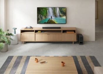 سوني تطلق مجموعة مسرح برافيا الجديدة من مكبّرات الصوت وشاشات العرض لإضفاء أجواء سينمائية على تجربة المشاهدة المنزلية