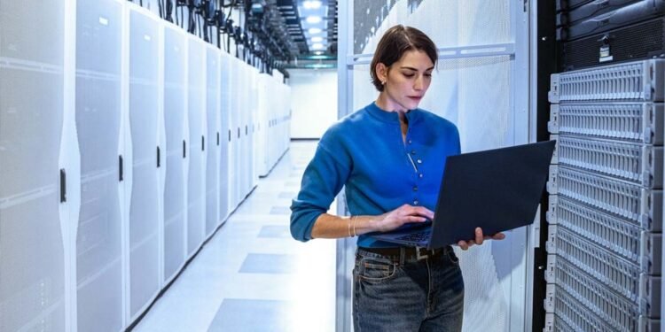 سيسكو توسّع “مصنع الذكاء الاصطناعي الآمن” بالشراكة مع إنفيديا لتمكين تشغيل الذكاء الاصطناعي على نطاق واسع وبأمان في أي مكان