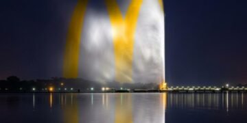 ماكدونالدز تُطلق تقرير الأثر الاقتصادي والاجتماعي لحجم وأثر عملياتها في المملكة بالتعاون مع Oxford Economics