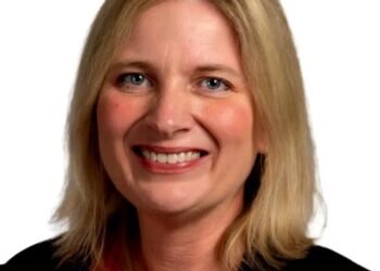 جامعة الرياض للفنون تعيّن إليزابيث كيلي رئيسةً لكلية الموسيقى.