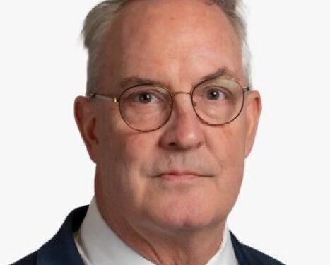 جامعة الرياض للفنون تعيّن الدكتور فيليب لويس رئيساً لكلية الأفلام