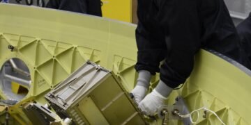 السعودية تقترب من الفضاء العميق.. لقطات توثق المرحلة الأخيرة لإدماج القمر “شمس” ضمن مهمة أرتميس 2