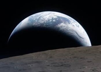 رواد فضاء أرتميس 2 ينطلقون في رحلة العودة من القمر للأرض