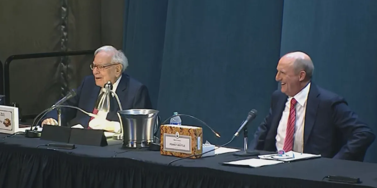 Berkshire Hathaway تضخ 2.6 مليار دولار مجددًا في قطاع الطيران