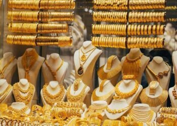 الذهب يهبط لأدنى مستوى في أسبوع وسط توتر الشرق الأوسط