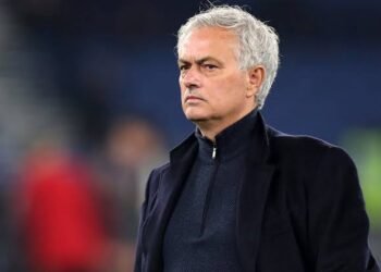 مورينيو يفتح الباب للعودة إلى ريال مدريد ويؤكد: “وكيل أعمالي على اتصال بالنادي”