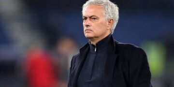 مورينيو يفتح الباب للعودة إلى ريال مدريد ويؤكد: “وكيل أعمالي على اتصال بالنادي”
