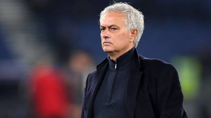 مورينيو يفتح الباب للعودة إلى ريال مدريد ويؤكد: “وكيل أعمالي على اتصال بالنادي”