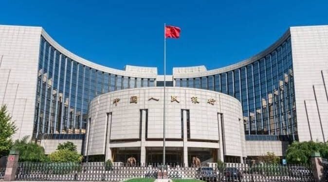 واشنطن وبكين في صراع “هندسة النقد”.. تحركات سرية صينية لتدويل “اليوان الرقمي” وبناء جدار حماية ضد سلاح الدولار