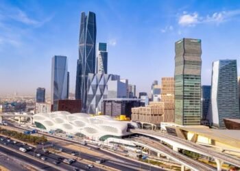 وزير “البلديات والإسكان” يبدأ زيارة رسمية إلى الصين لجذب استثمارات ذكية وافتتاح منتدى المقاولين المشترك