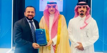 لولو هايبرماركت تُكرَّم من وزارة الموارد البشرية والتنمية الاجتماعية تقديراً لدورها في التمكين وتحقيق الأثر المجتمعي بالمملكة العربية السعودية