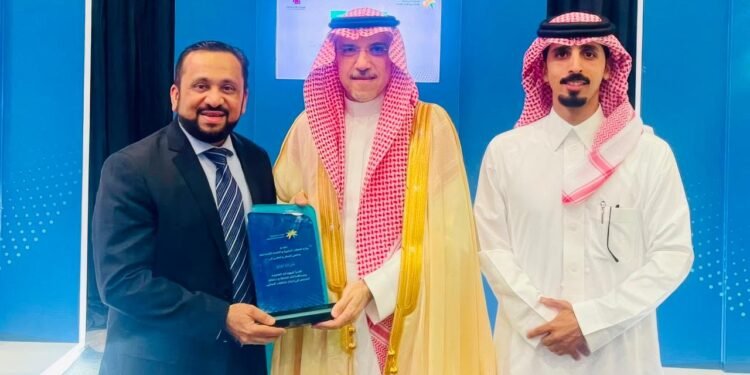 لولو هايبرماركت تُكرَّم من وزارة الموارد البشرية والتنمية الاجتماعية تقديراً لدورها في التمكين وتحقيق الأثر المجتمعي بالمملكة العربية السعودية