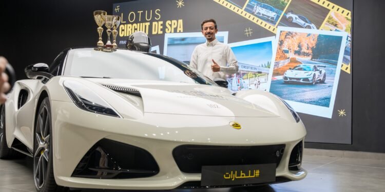الوعلان للتجارة” تحتفي بتتويج سفير “لوتس” عبدالعزيز الفضيلي بطلاً لسباقات موتور مانيا أوربا 2026