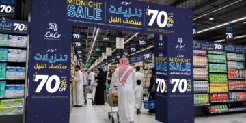 أكبر تخفيضات ليلية في العام عروض لولو منتصف الليل تنطلق في السعودية يومي 2 و3 يوليووفّر حتى 70% على مختلف المنتجات – ليلتان فقط، وفرصة ذهبية في جميع فروع لولو هايبرماركت بالمملكة العربية السعودية